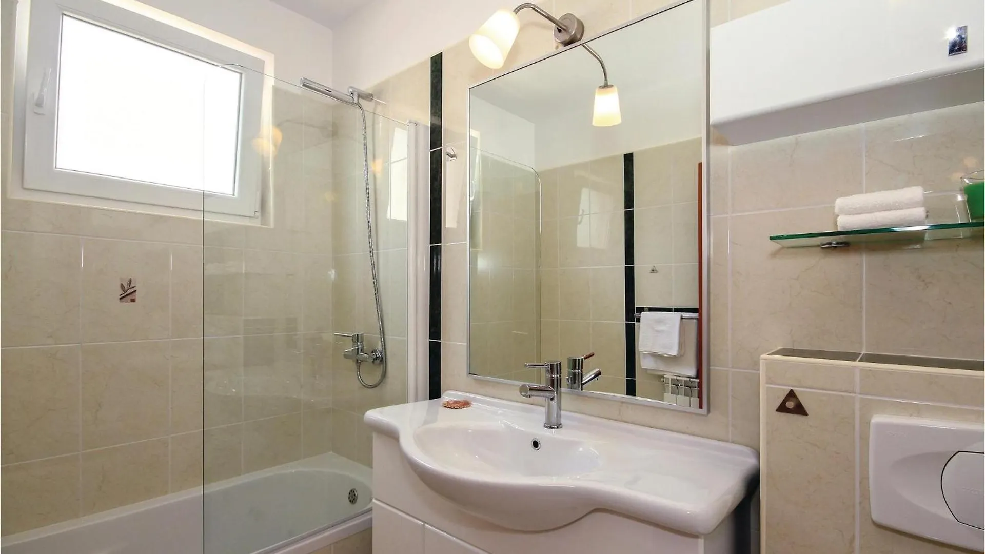 Cozy Home In Umag With Wifi Murine 0*,
